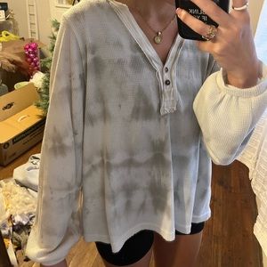 cream & white long sleeved top